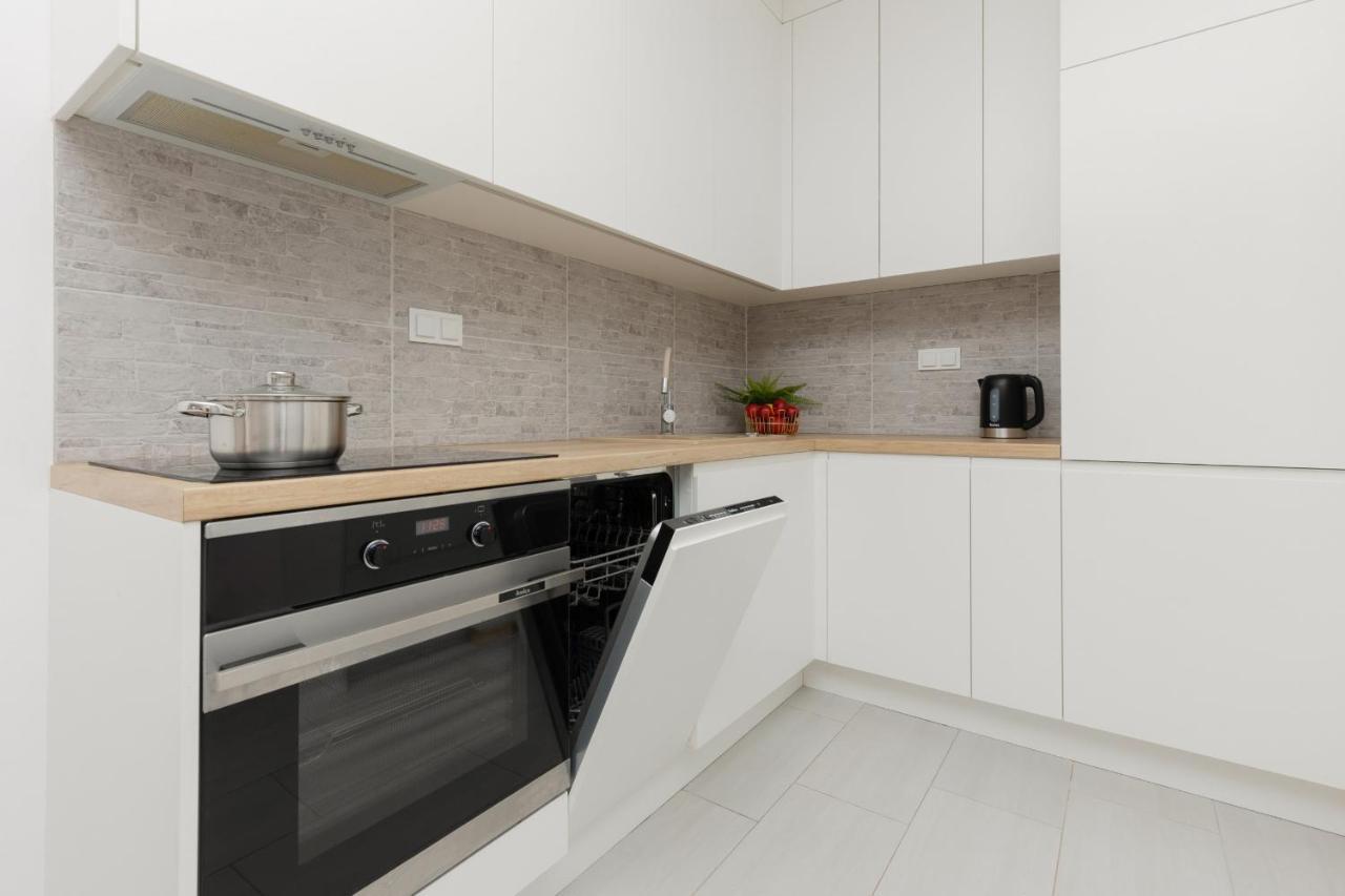 Warsaw Ulrychów Apartment with Parking by Renters Exterior foto