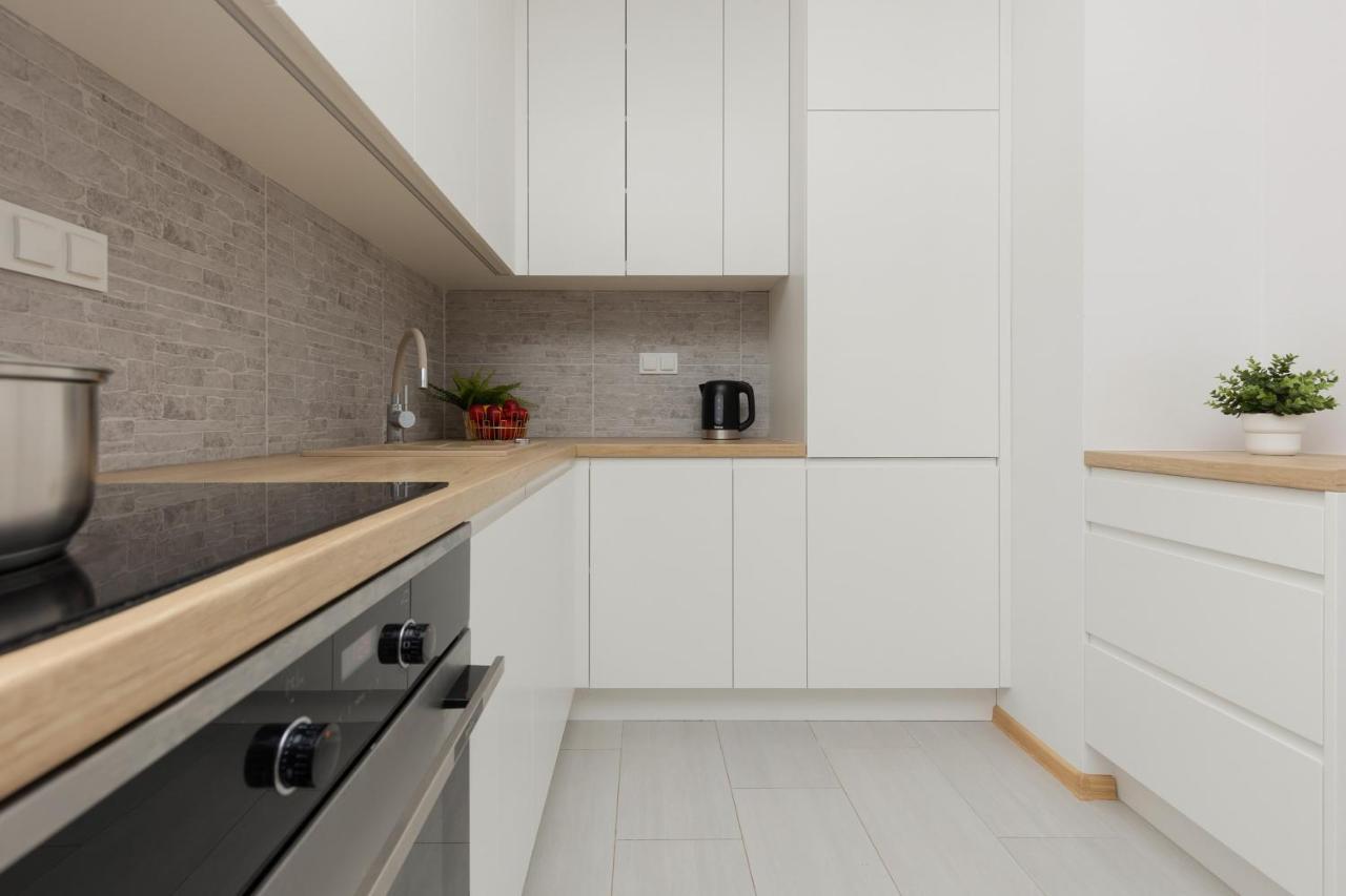 Warsaw Ulrychów Apartment with Parking by Renters Exterior foto