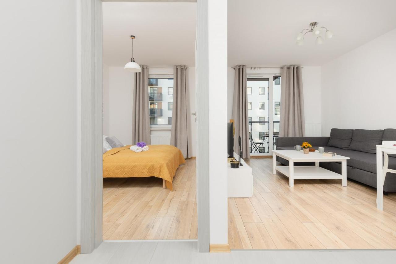 Warsaw Ulrychów Apartment with Parking by Renters Exterior foto